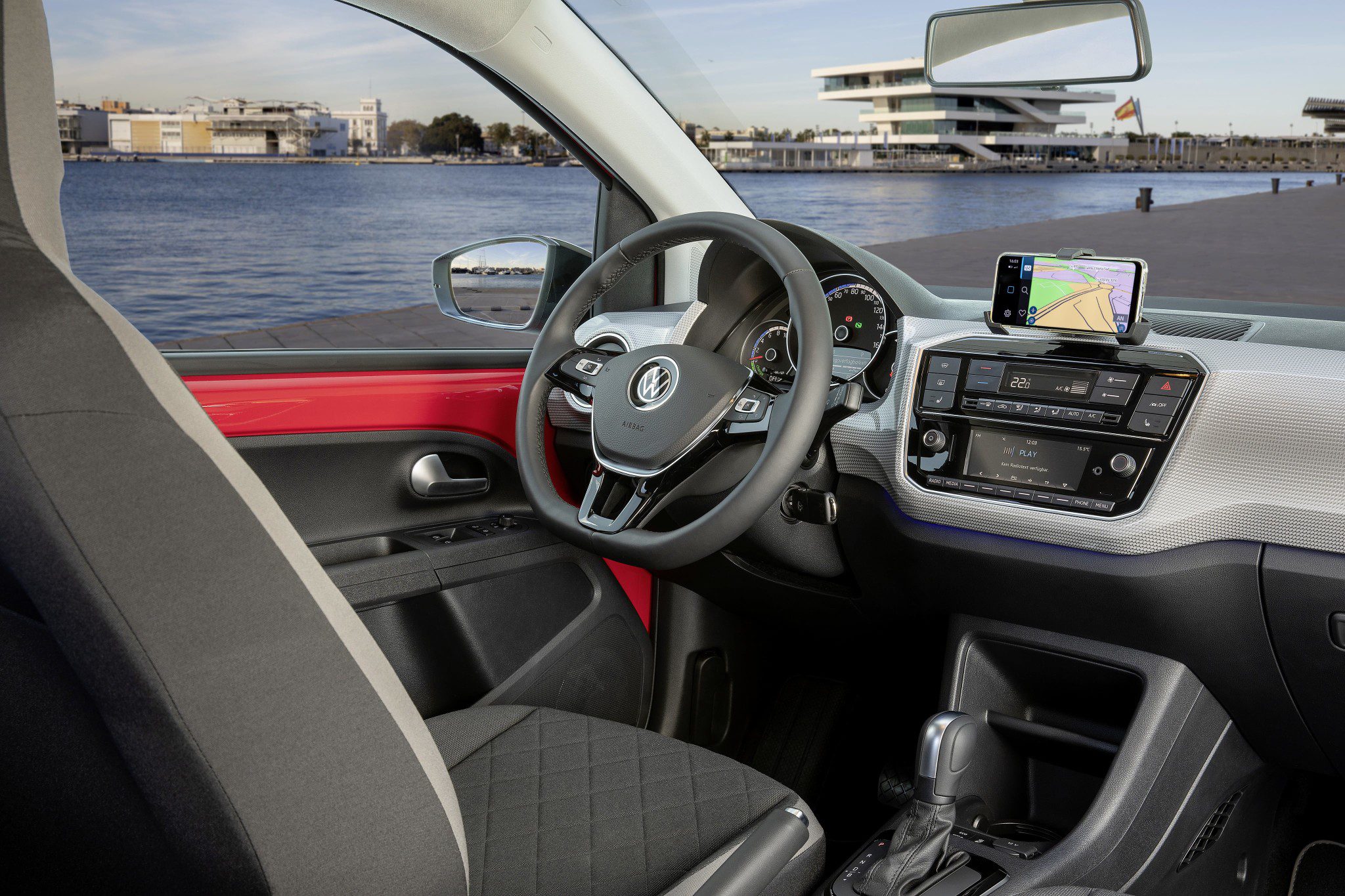 volkswagen E-UP equipamiento