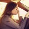 mujer desesperada al volante tras recibir multa DGT